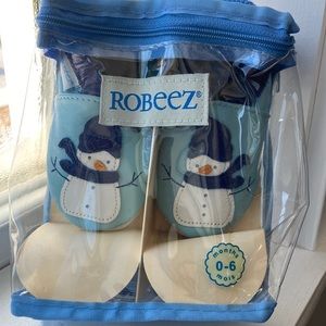 New ROBEEZ baby boy infant snowman shoes 0-6 months